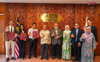 Tiga Pelajar Pascasiswazah Terima Biasiswa Endowmen Majlis Profesor UTM